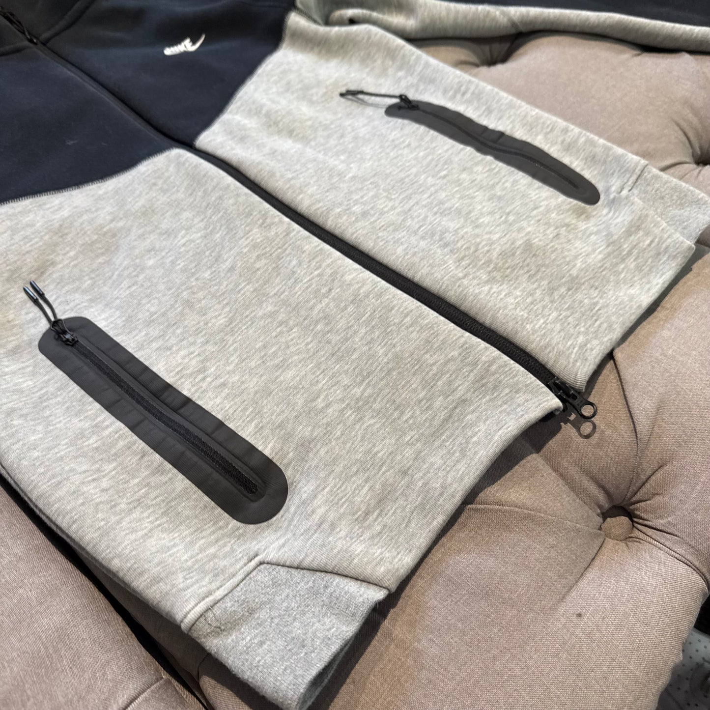Nike Tech Fleece Jacket 'Grey Black' (Second hand)