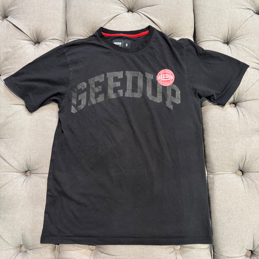 Geedup Originals Red Logo T-shirt 'Black' (Second hand)