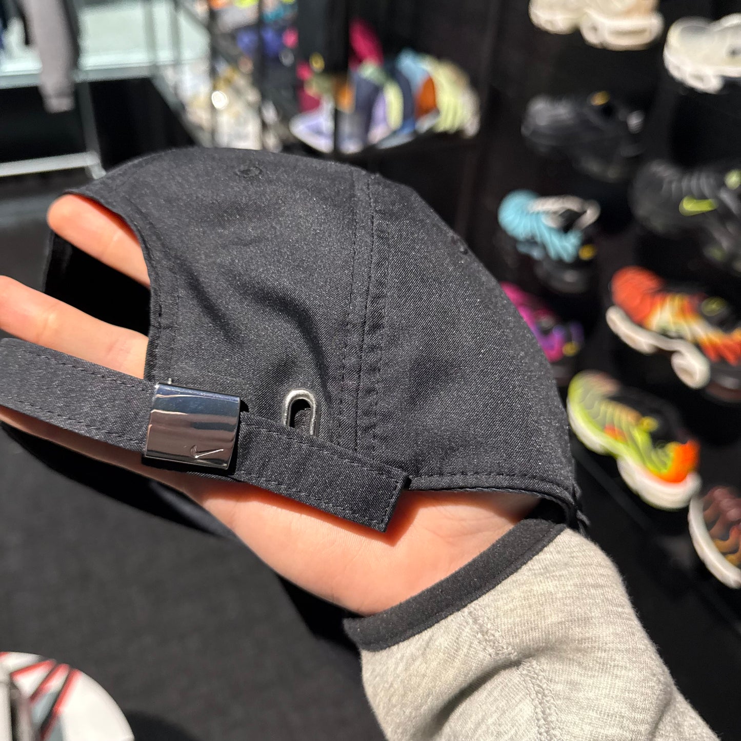 Nike Unstructured Dri-Fit Club Metal Swoosh Strapback Cap 'Black' (Second Hand)