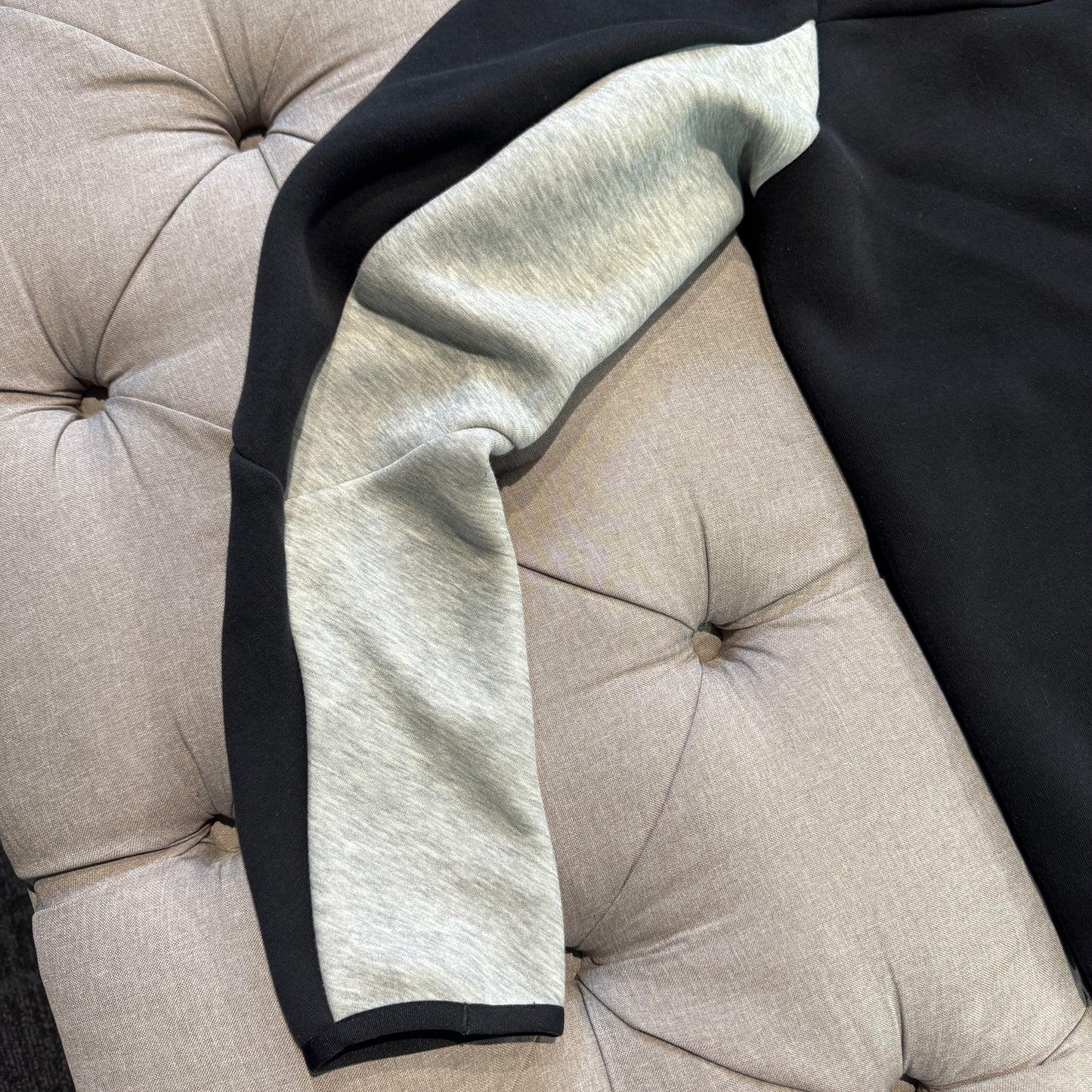Nike Tech Fleece Jacket 'Grey Black' (Second hand)