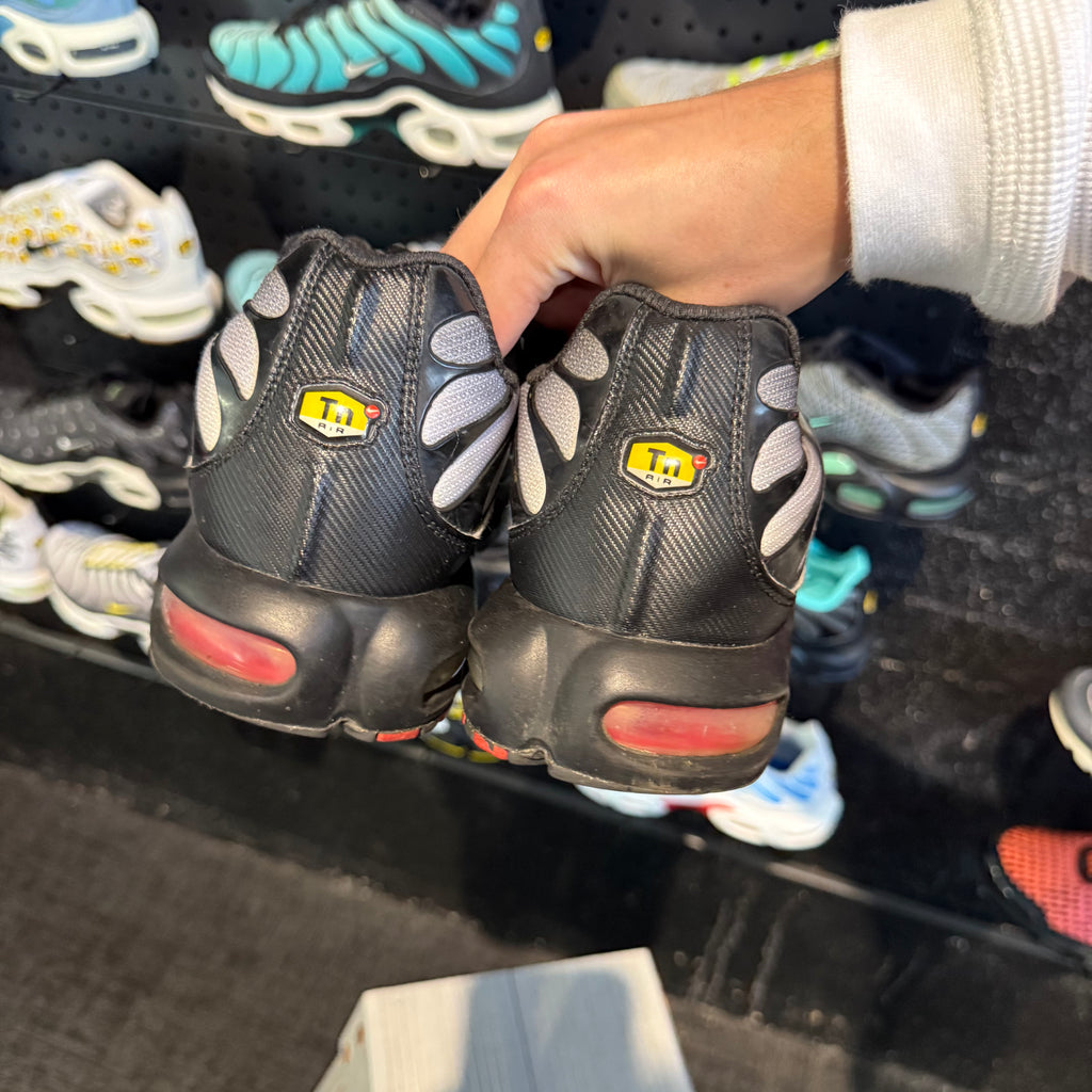 Nike Air Max Plus TN 'Dracula Black Gradient Red' (Second hand)