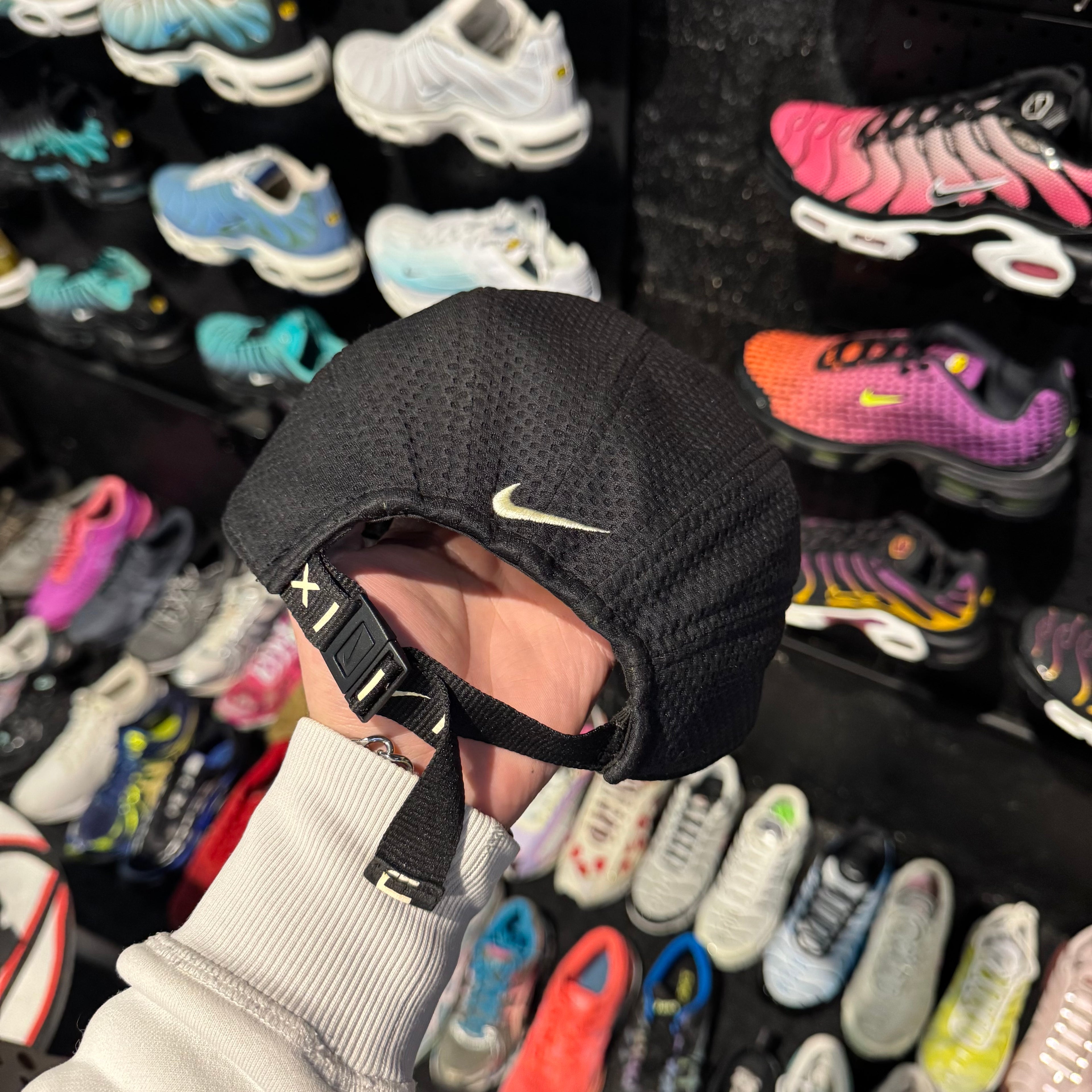 Nike Air Mesh Tailwind Drifit Running Hat 'Black' (Second hand)