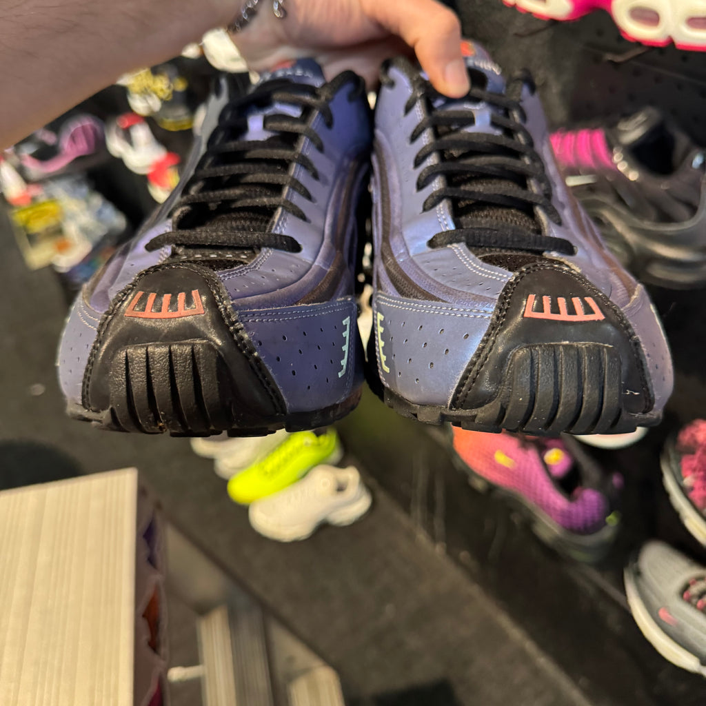 Nike Shox R4 'Iridescent Black' (Second hand)