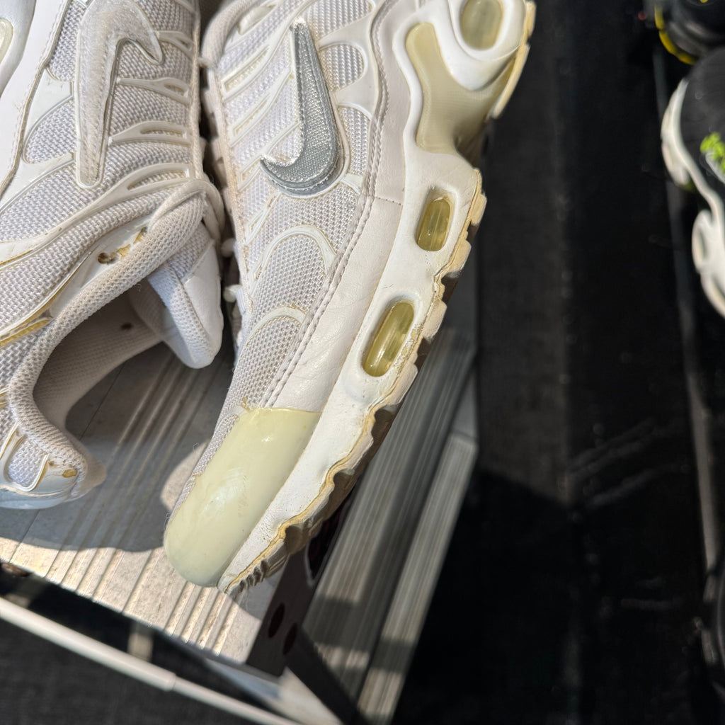 Nike Air Max Plus TN 'Triple White Casper White Removeable Swoosh' (Second hand)