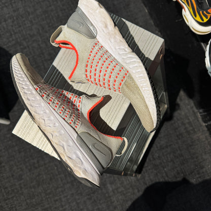 Nike React Phantom Run 2 'Pure Platinum Flash Crimson' (Second hand)