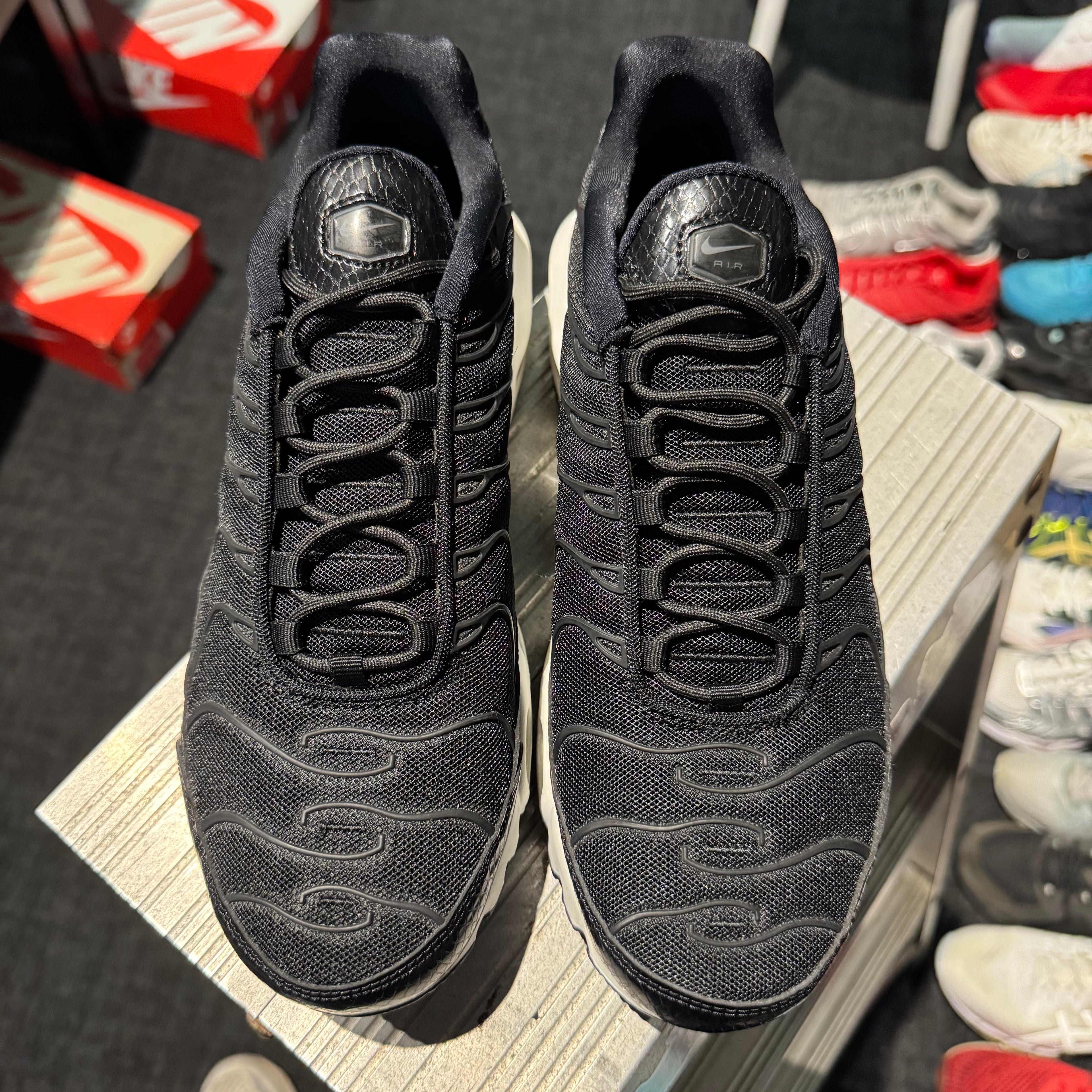 Nike Air Max Plus TN SE 'Black' (Brand New)