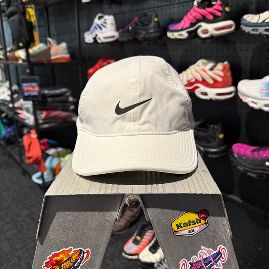 Nike Running Cap 'White Black Swoosh' (Second hand)