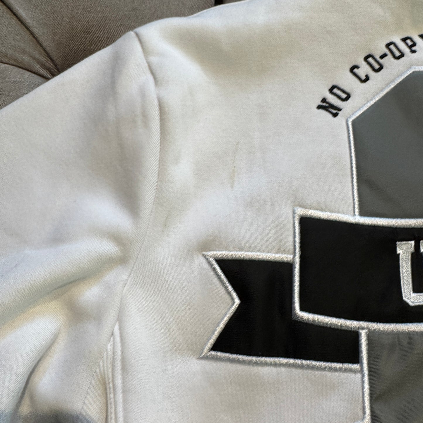 Geedup Us VS Them Crewneck 'White Black' (Second hand)