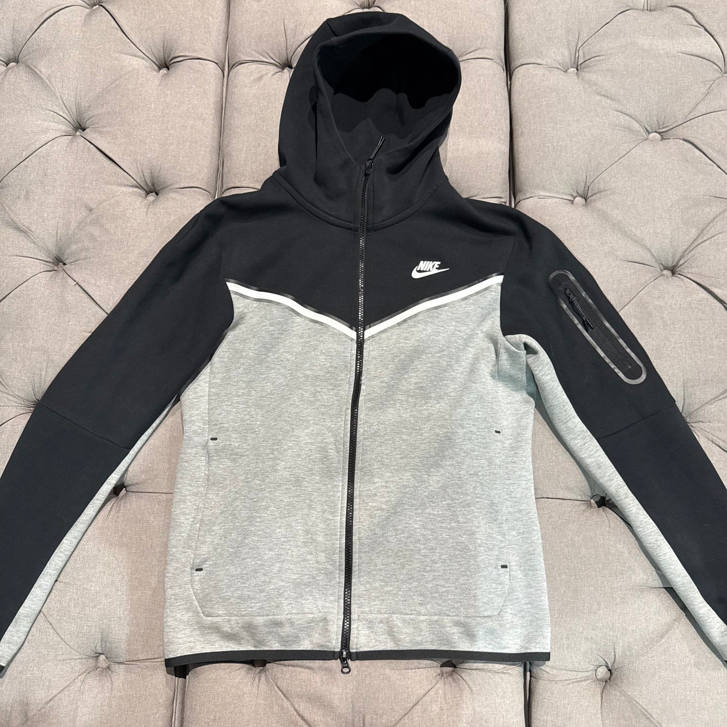 Nike Tech Fleece Jacket 'Grey Black' (Second hand)