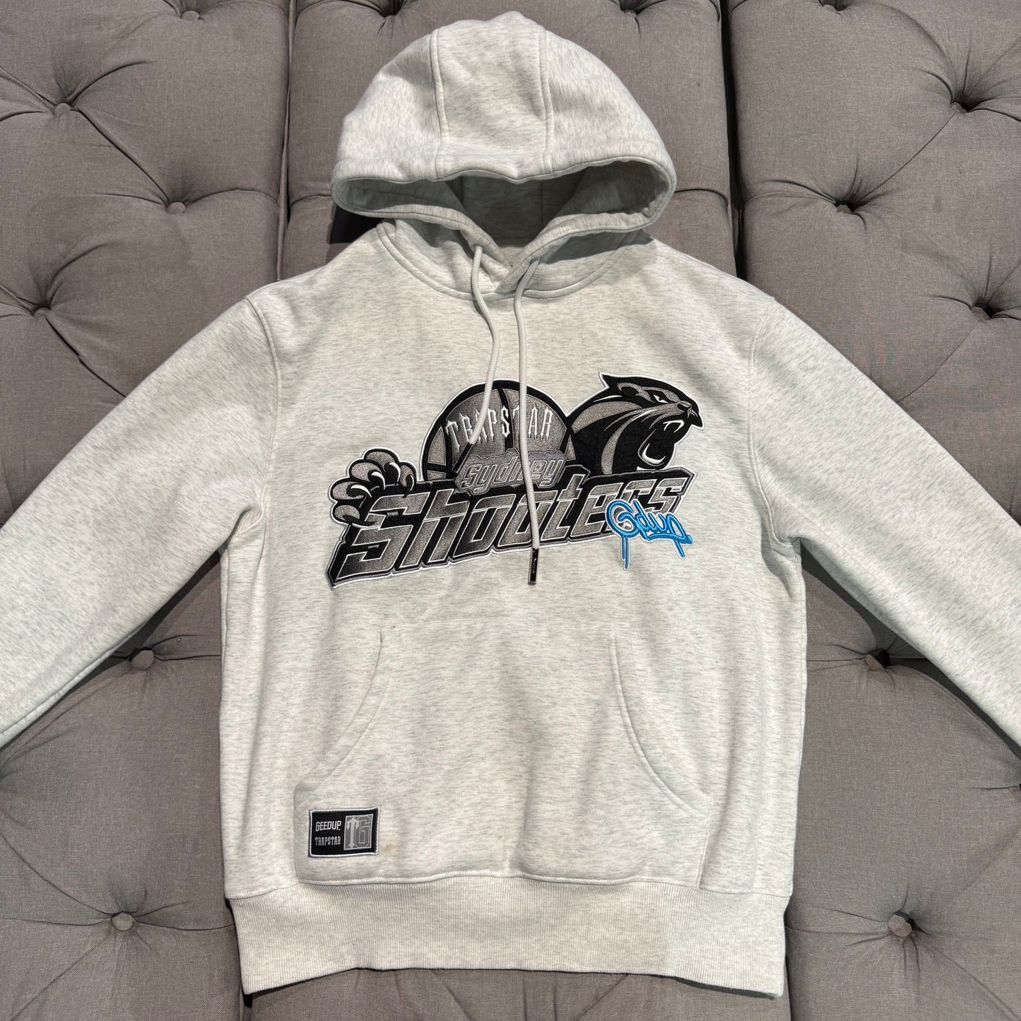 Geedup X Trapstar Sydney Shooters Hoodie 'White Marle Blue' (Second hand)