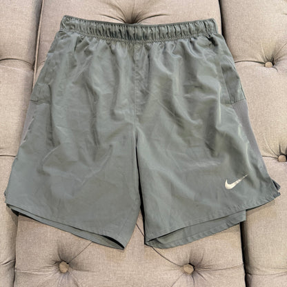 Nike Dri-Fit Challenger 7 Inch Unlined Shorts 'Grey' (Second hand)