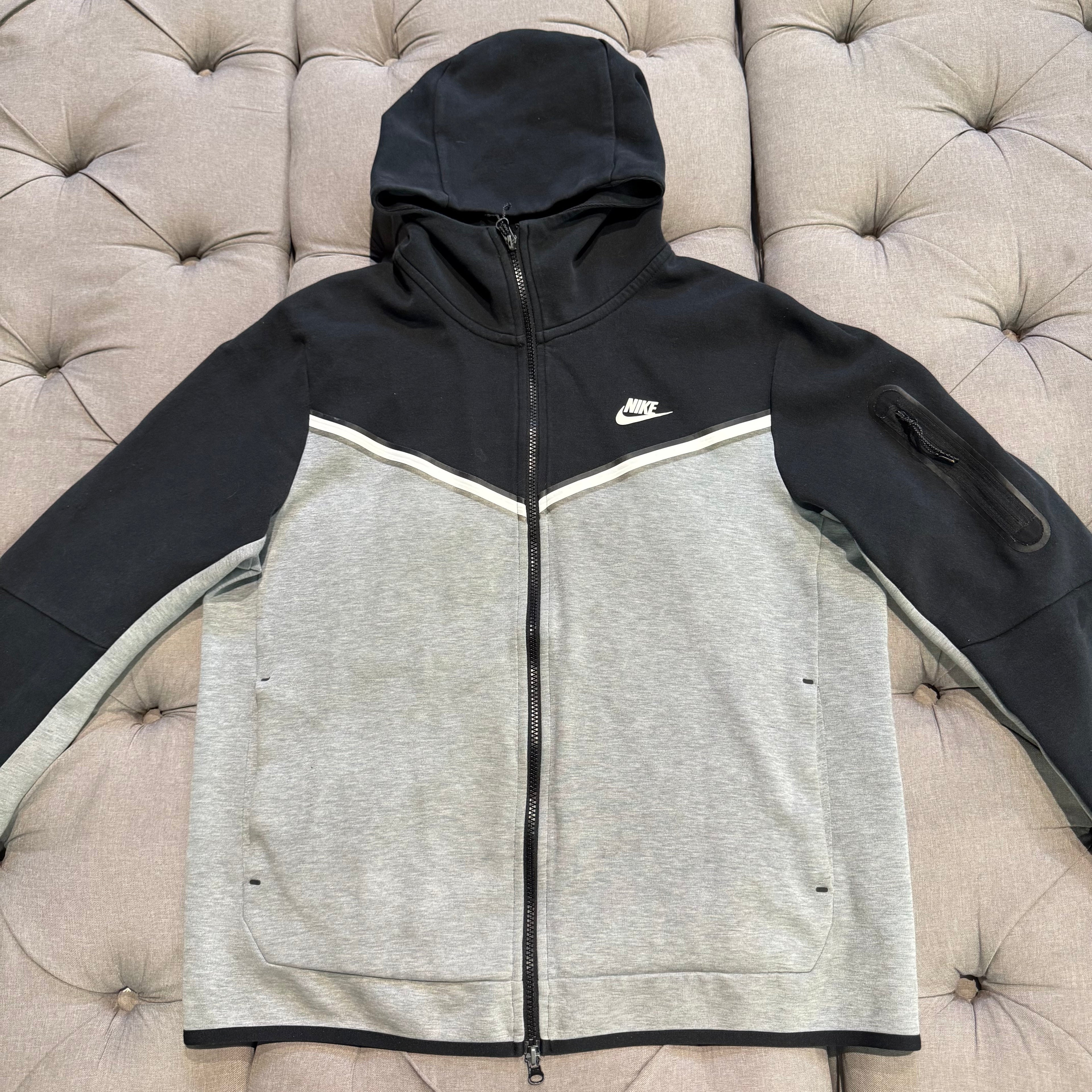 Nike Tech Fleece Jacket 'Black Grey' (Second hand)