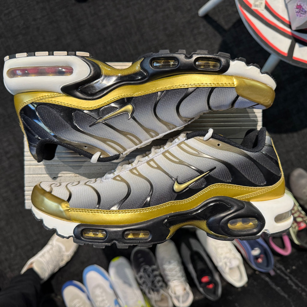 Nike Air Max Plus TN 'White Metallic Gold Black' (Second hand)