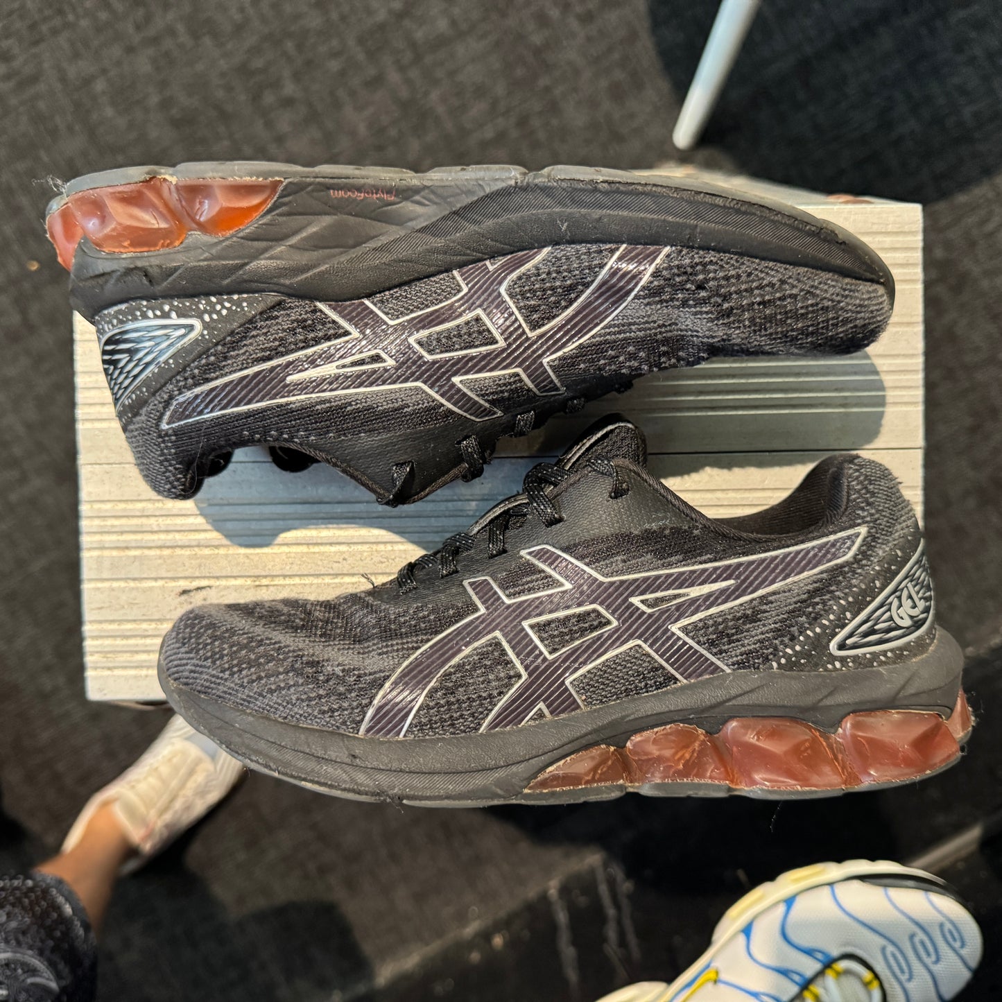 Asics Gel-Quantum 180 7 'Black Cayenne' (Second hand)
