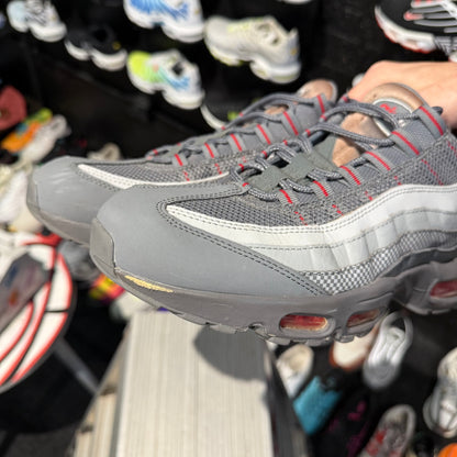 Nike Air Max 95 Essential 'Smoke Grey University Red' (Second hand)