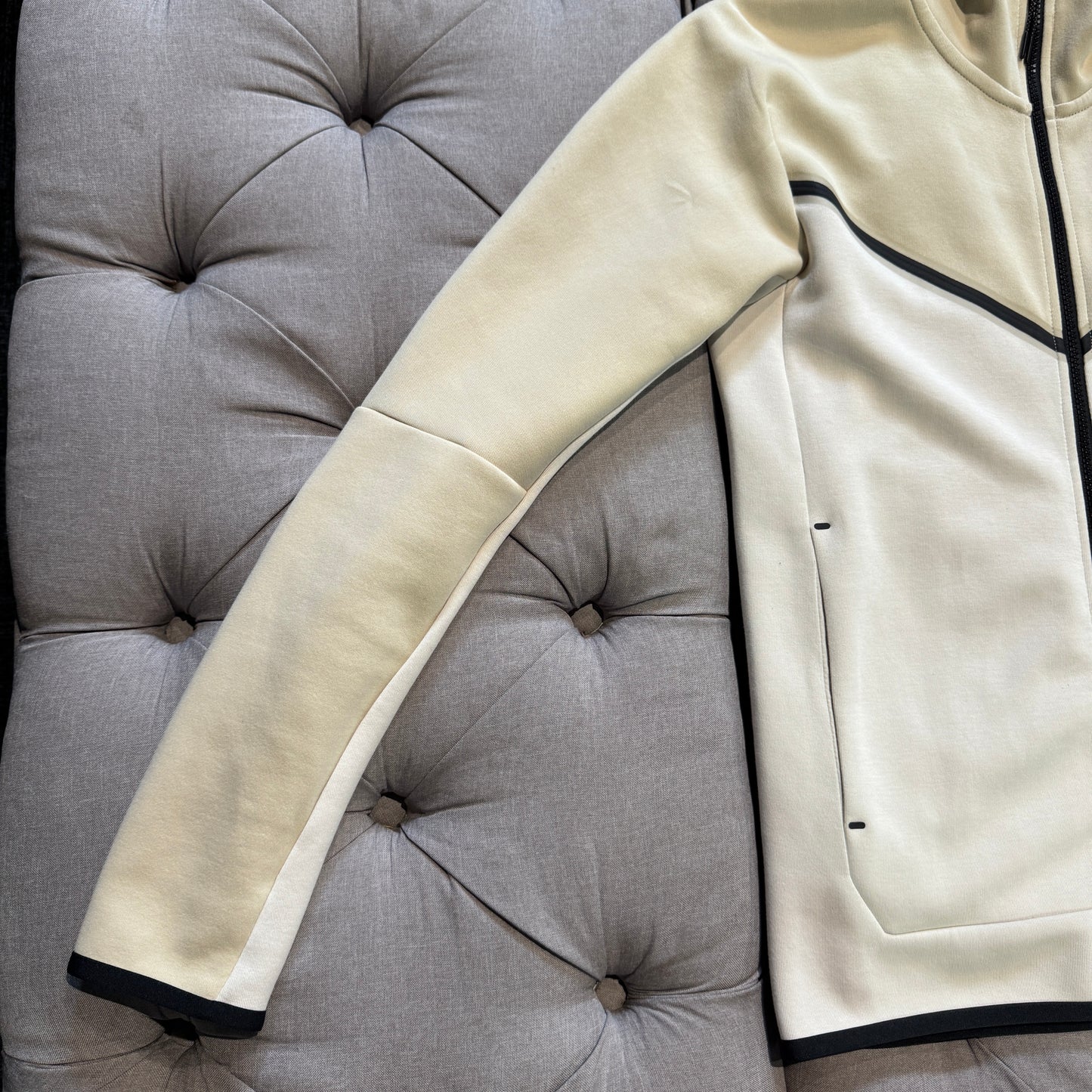 Nike Tech Fleece Jacket 'Cream Beige' (Second hand)