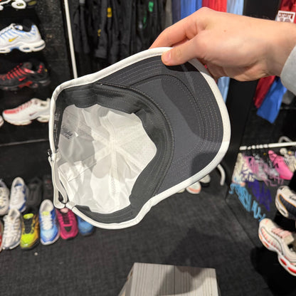 Nike Dri-FIT Club Featherlight Cap 'White Black' (Second hand)