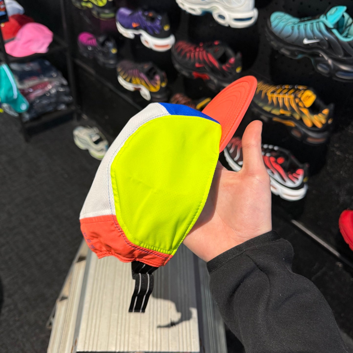 Asics Cap ‘Coral Neon Yellow Blue White’