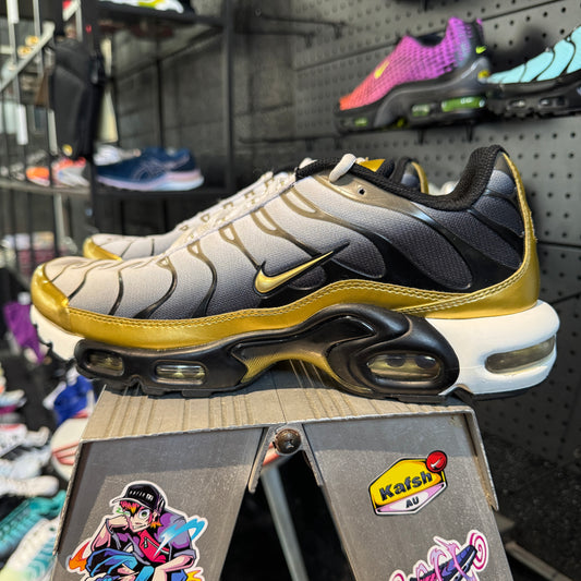Nike Air Max Plus TN 'White Metalic Gold Black' (Second hand)
