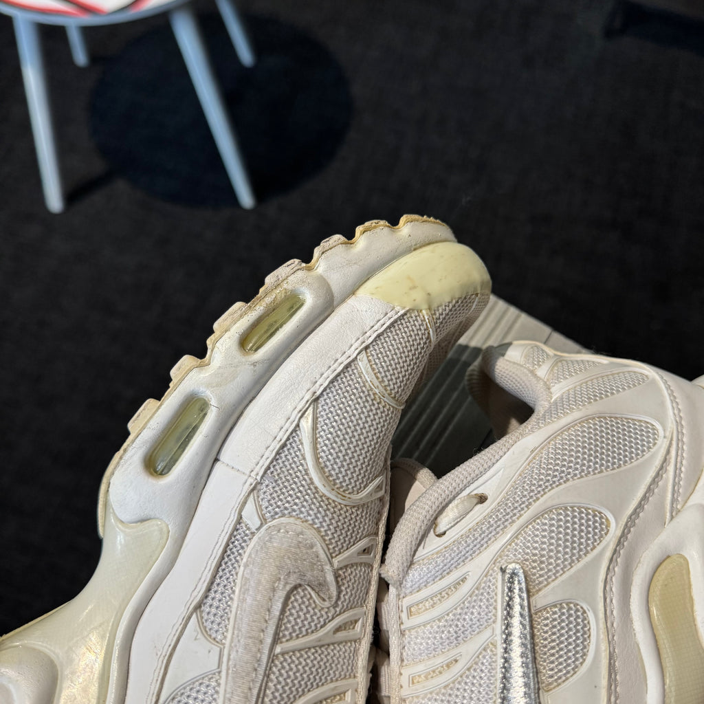 Nike Air Max Plus TN 'Triple White Casper White Removeable Swoosh' (Second hand)