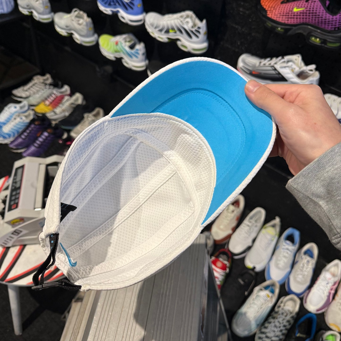 Nike Air Mesh Tailwind Drifit Running Hat 'White Tiffany' (Second hand)