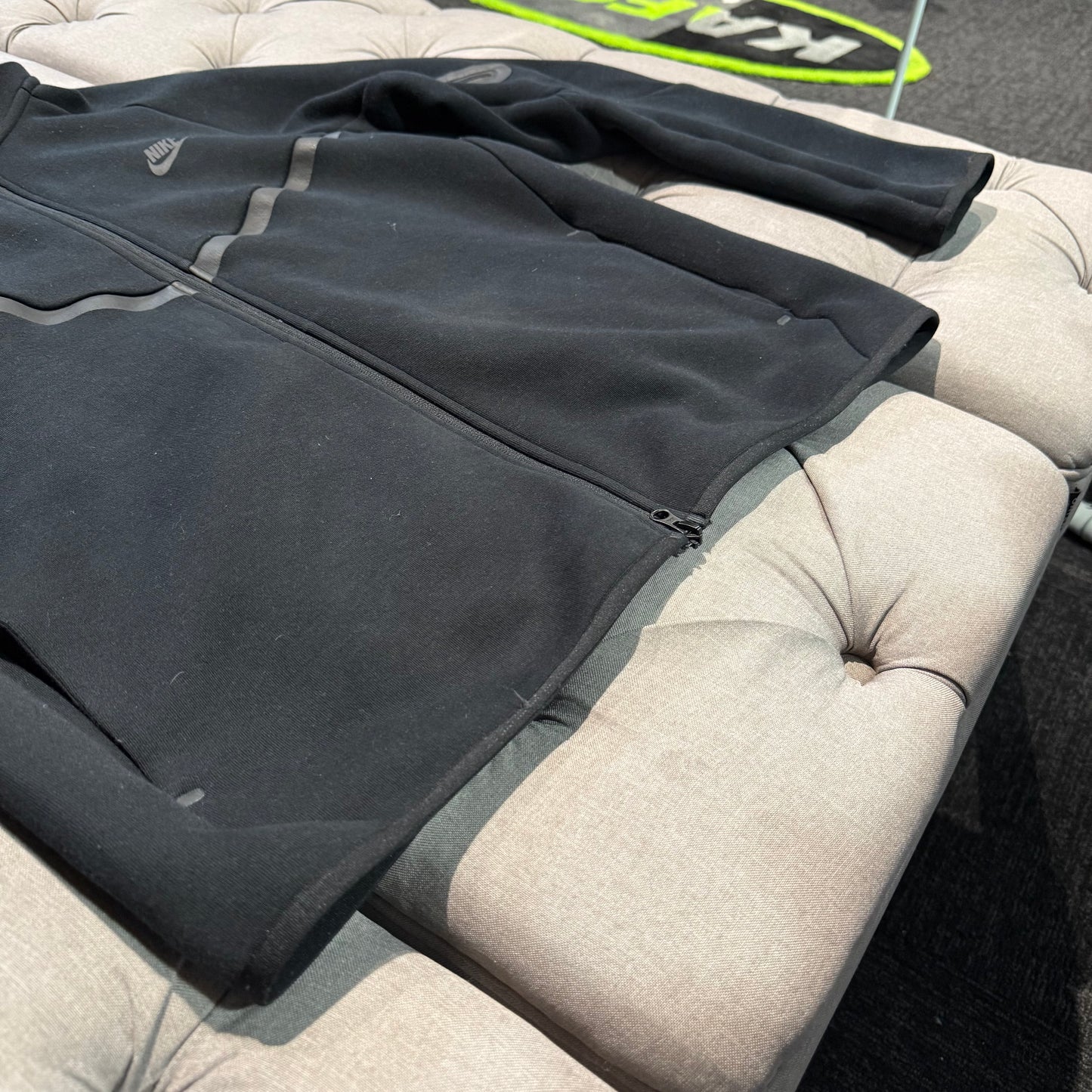 Nike Tech Fleece Jacket 'Black' (Second hand)