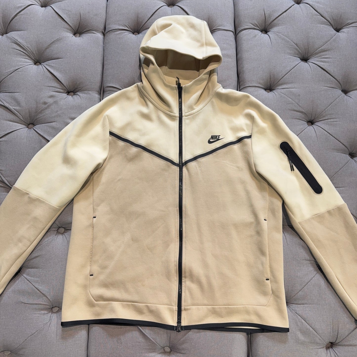 Nike Tech Fleece Jacket 'Buttercream' (Second hand)