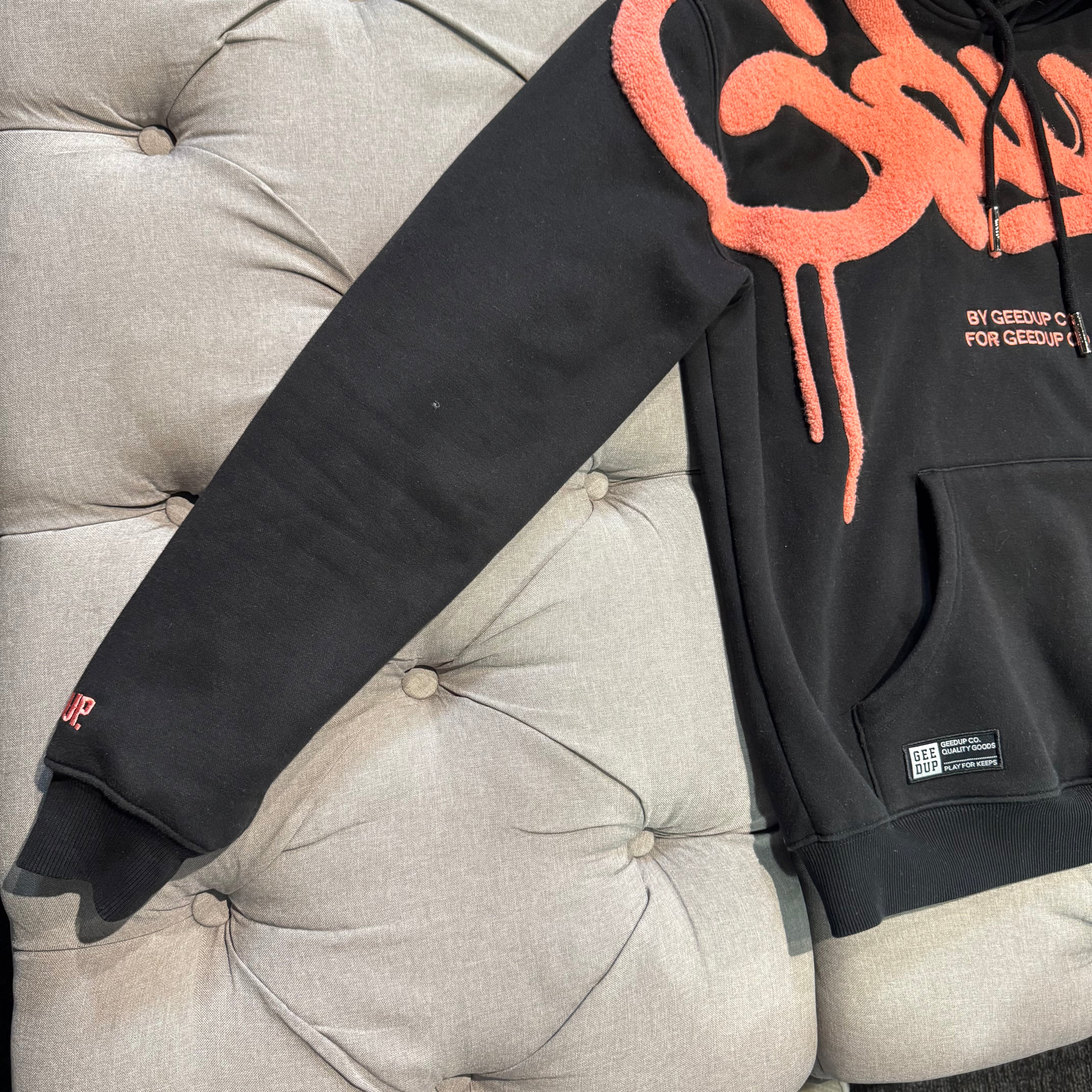 Geedup Handstyle Hoodie 'Black Peach' (Second hand)
