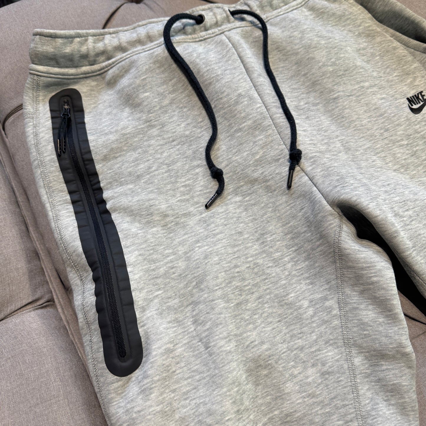 Nike Tech Fleece Pants 'Grey' (Second hand)