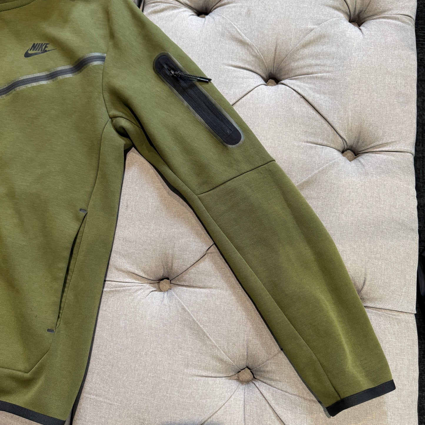 Nike Tech Fleece Jacket 'Olive Green' (Second hand)