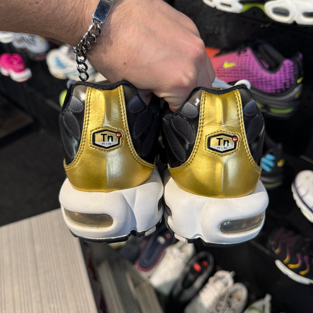 Nike Air Max Plus TN 'White Metallic Gold Black' (Second hand)