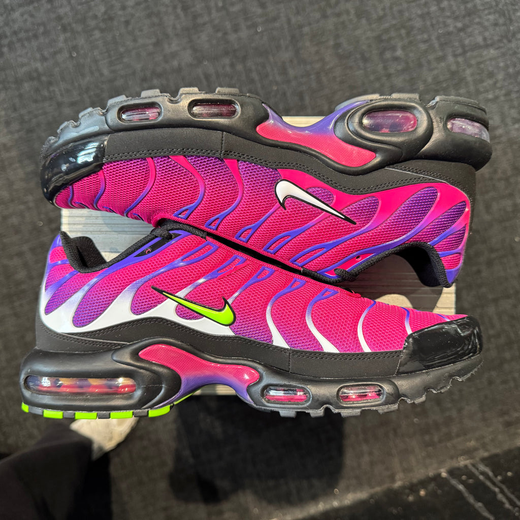 Nike Air Max Plus TN 'Fireberry' (Brand New)