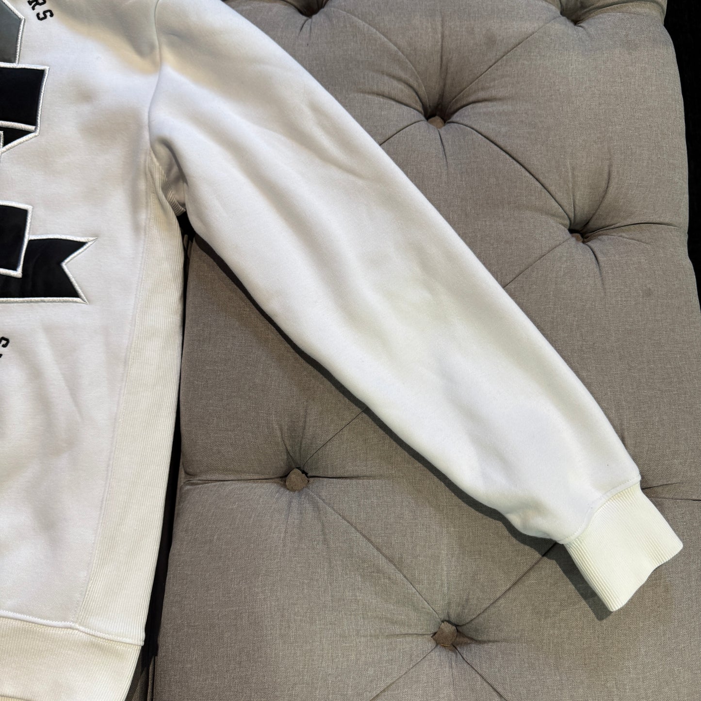 Geedup Us VS Them Crewneck 'White Black' (Second hand)