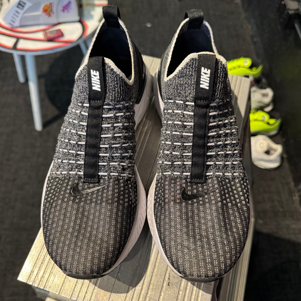 Nike React Phantom Run Flyknit 2 'Black White' (Second hand)