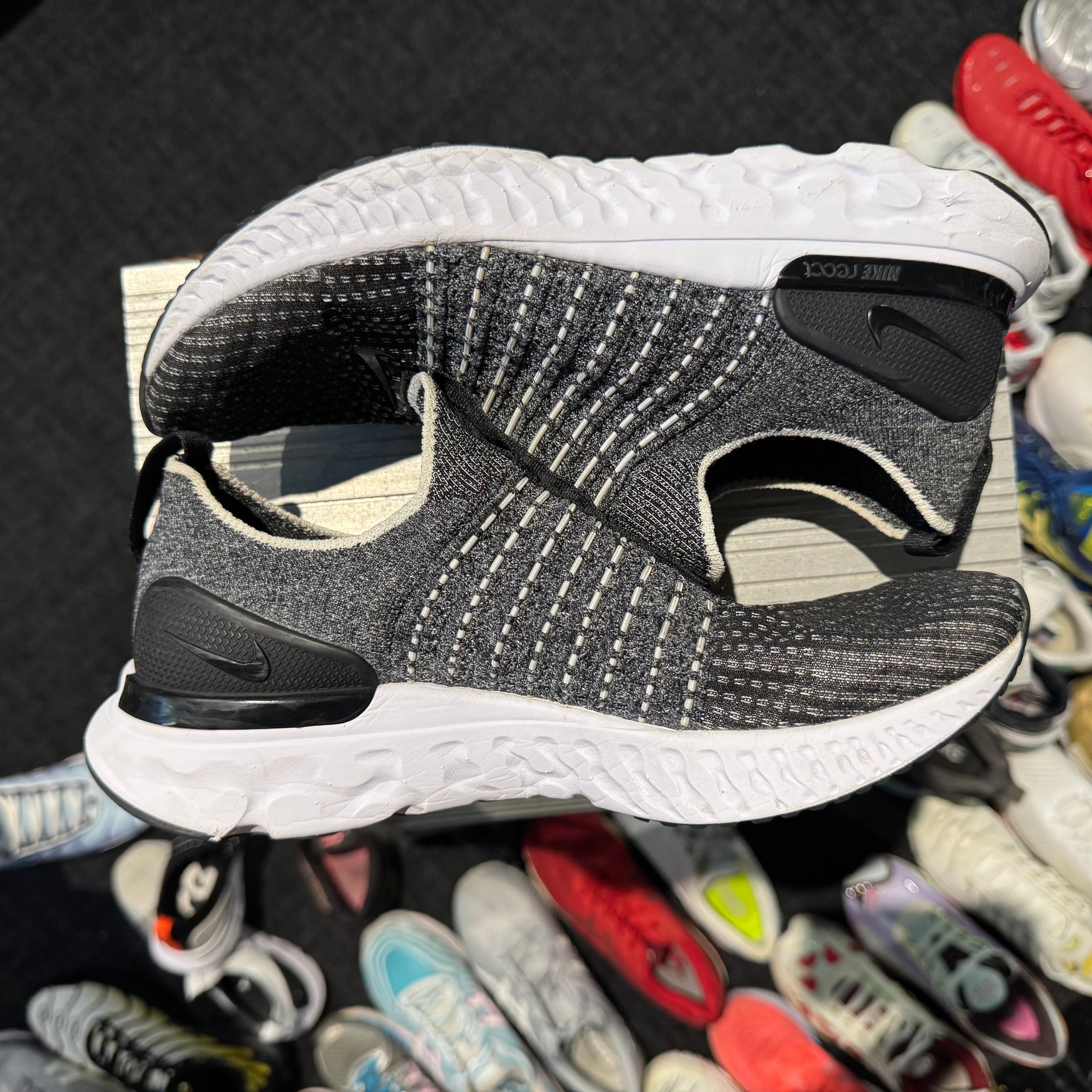 Nike Phantom Run React Flyknit 2 'Black White' (Second hand)