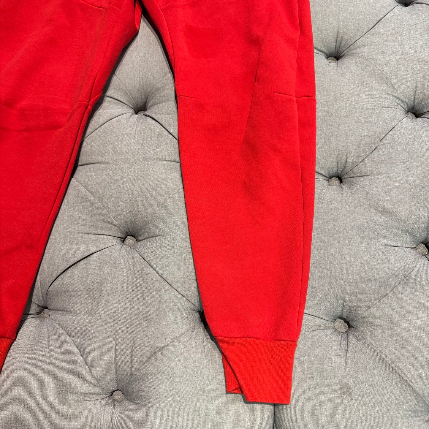 Nike Tech Fleece Pants 'Red' (Second hand)