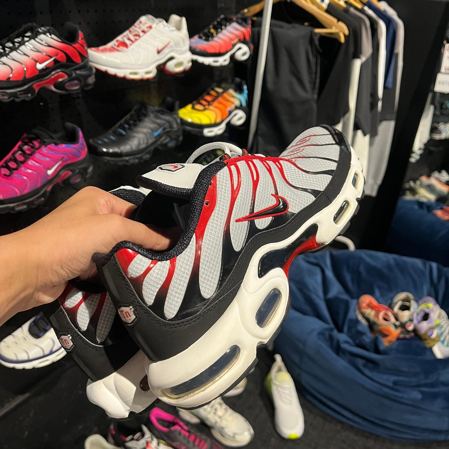 Nike Air Max Plus TN 'Smoke Grey Red' (Second hand)