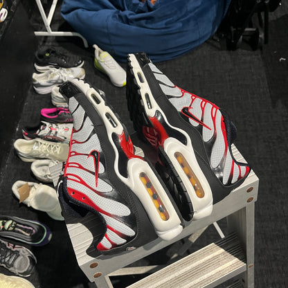 Nike Air Max Plus TN 'Smoke Grey Red' (Second hand)