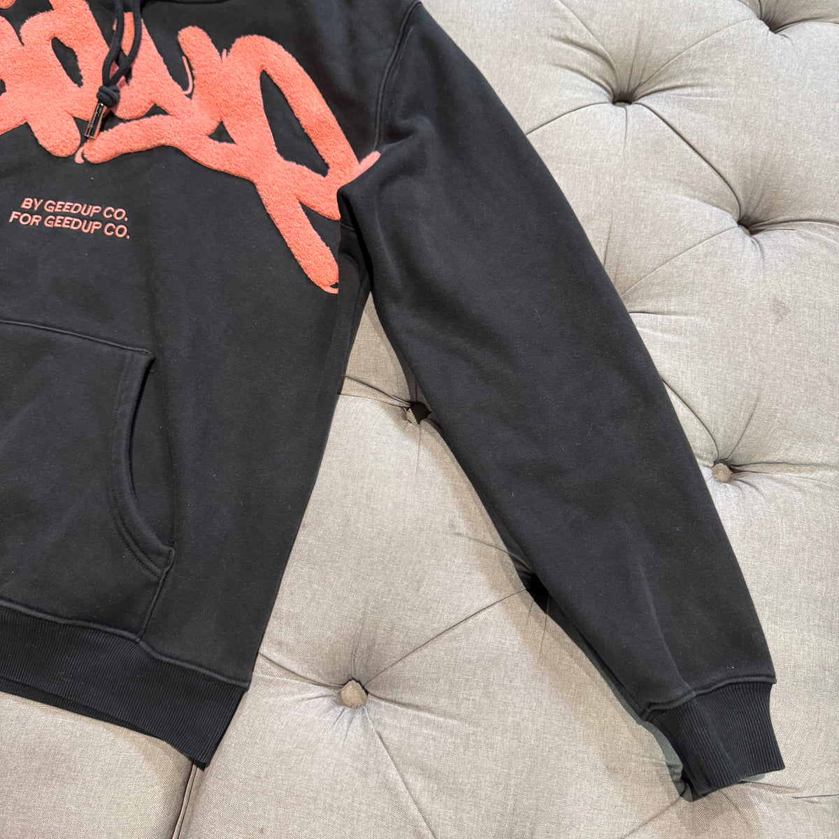 Geedup Handstyle Hoodie 'Black Peach' (Second hand)