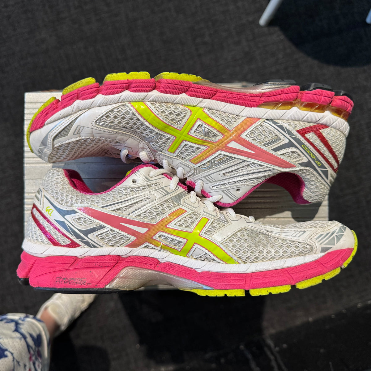 Asics GT-2000 2 'Pink Black Rose Gold' (Second hand)