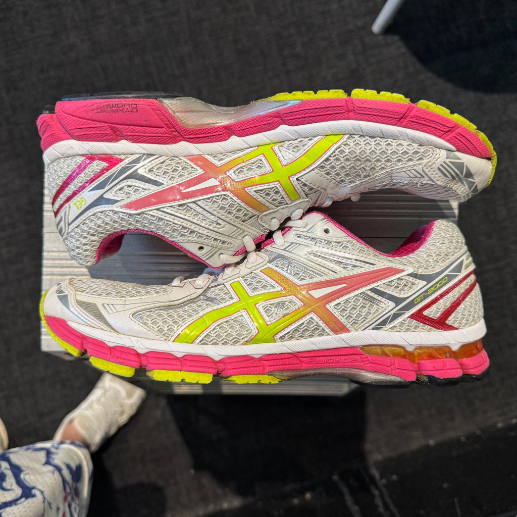 Asics GT-2000 2 'Pink Black Rose Gold' (Second hand)