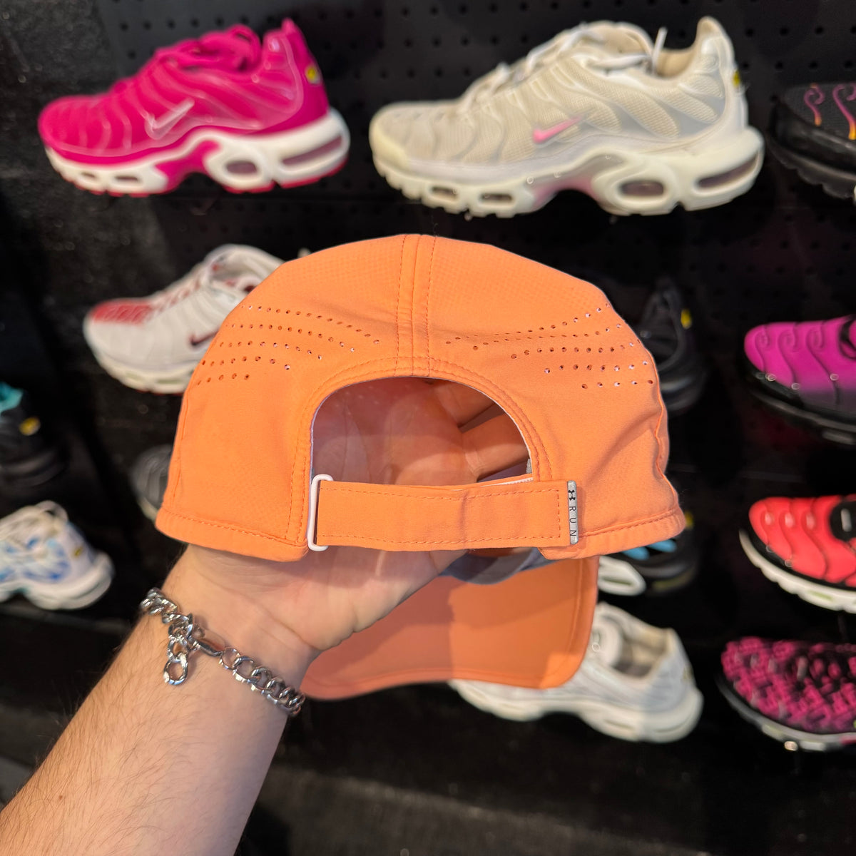 Under Armour Iso-Chill Launch Adjustable Cap 'Coral' (Second Hand)