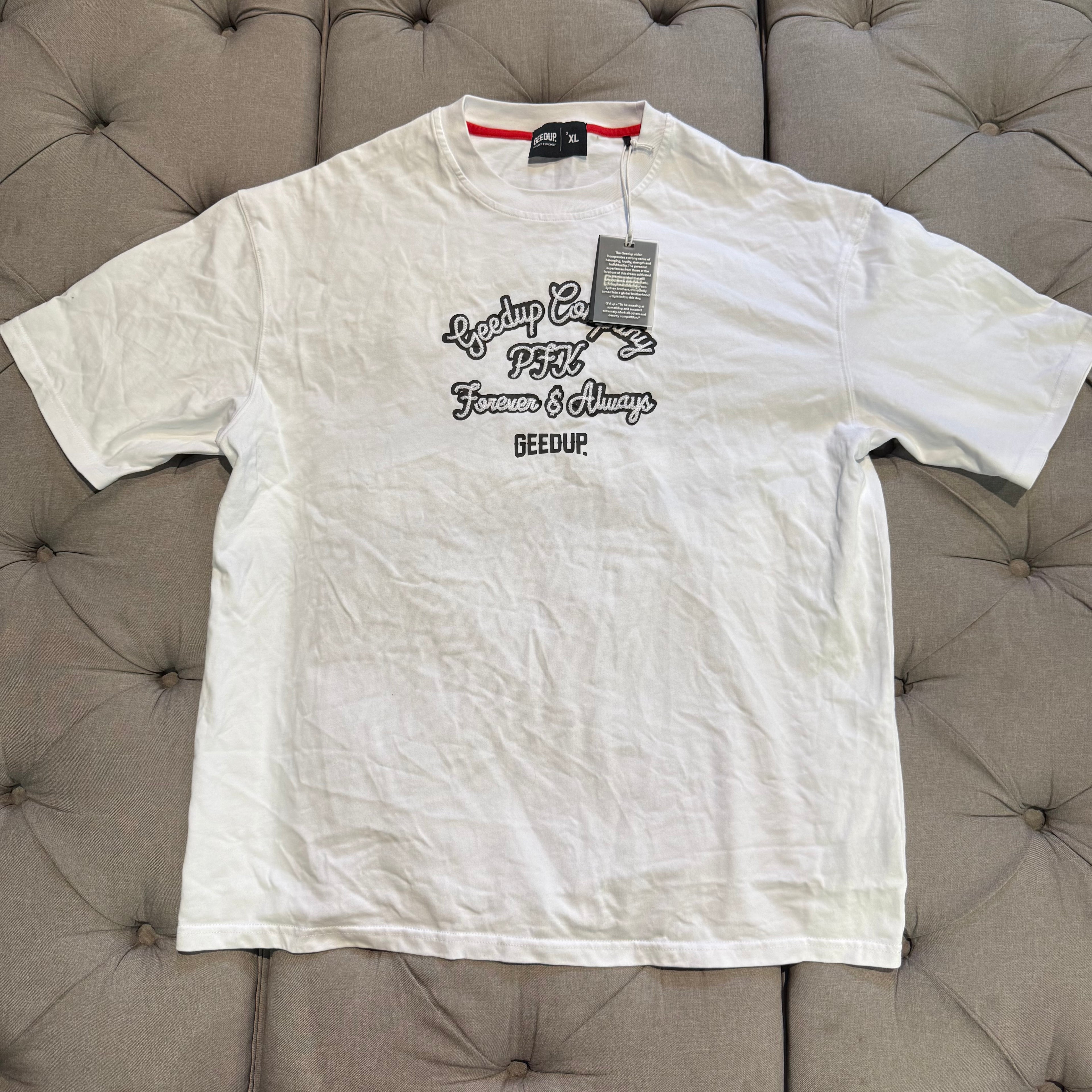 Geedup Stitched Logo Forever & Always T-shirt 'White Black' (Second hand)